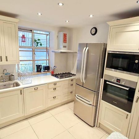 Modern 3-Bed House In Surrey Quays Londres Exterior foto